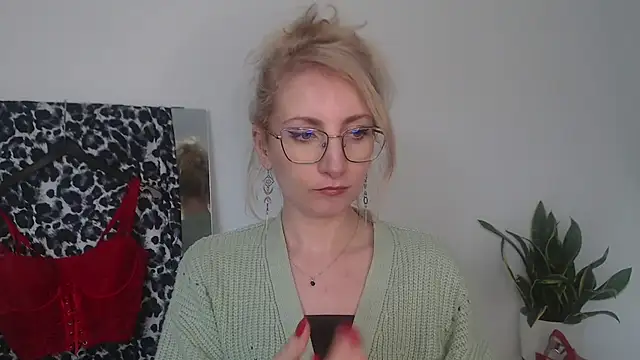 CinderellaMoon webcam