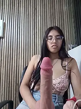 Valk_submissive webcam