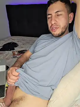 Alessfuck_friends webcam