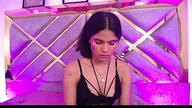 Violet_Collins1 webcam