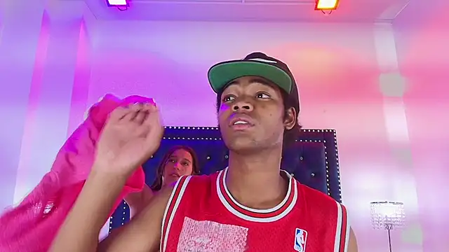 Cristal_and_luke webcam