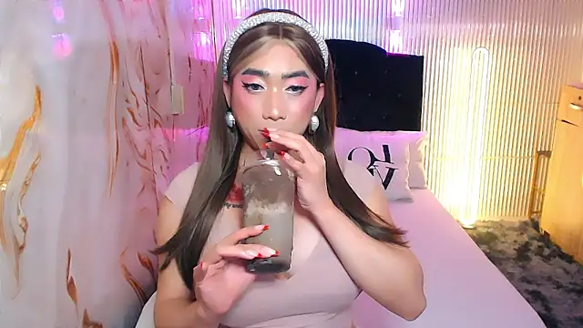 SelfsuckmyBigBanna webcam