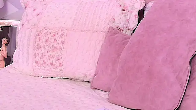 kyliemonnett - KylieMonnett's free webcam - UK Sex Cams