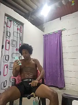 Larry-n-clouds webcam