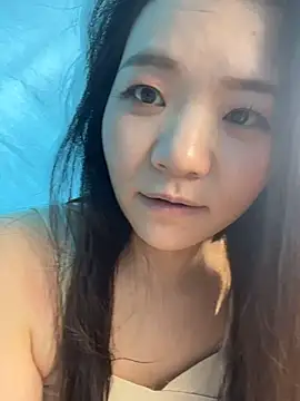 美女lucyxiaolulu在线直播