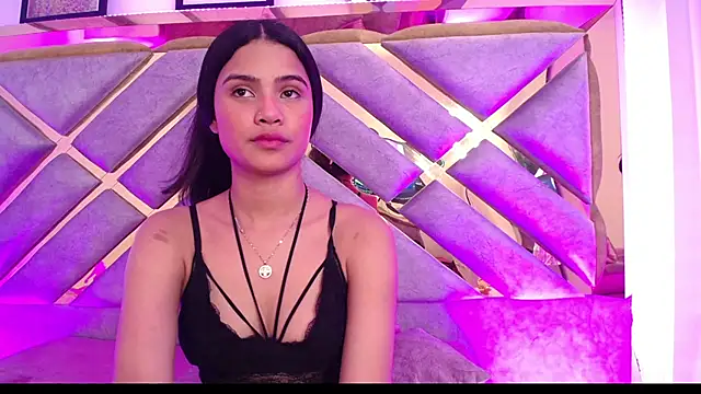 Violet_Collins1 webcam