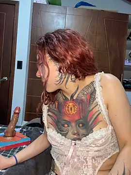 Selena_Rouge1 webcam