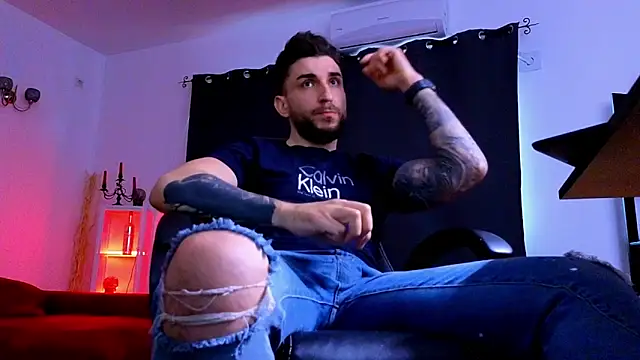 MightyAaron66 webcam