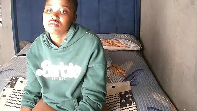 FREAKBARBIE02 webcam