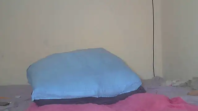 AnnabigpussyXO webcam