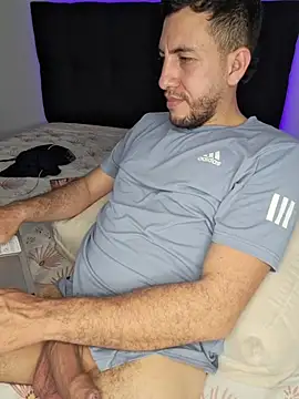 Alessfuck_friends webcam