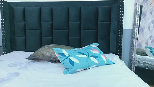 EbonyCoWorker webcam