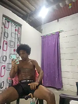 Larry-n-clouds webcam