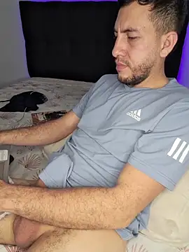 Alessfuck_friends webcam