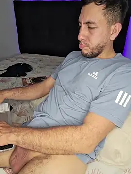 Alessfuck_friends webcam