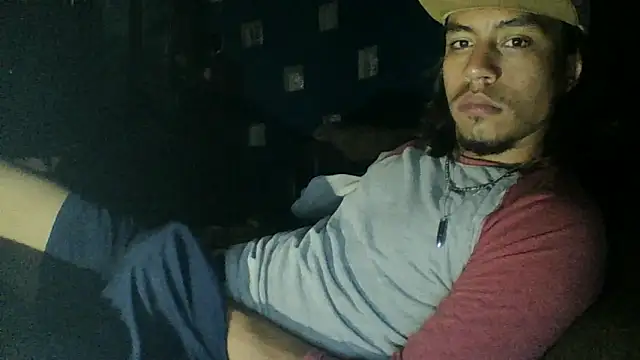 AlexAlejandro13 webcam