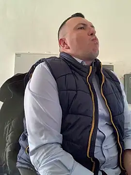 mike8523 (Ask my age) - See my pink balls??? VIDEO IN PM 20tk