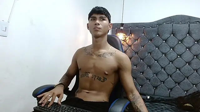 luka_big18 (M twink) - 💦i kneel for you king😈