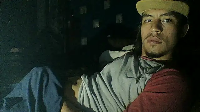 AlexAlejandro13 webcam