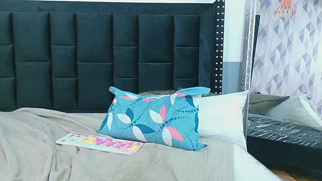 EbonyCoWorker webcam