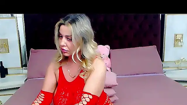 xplayfullblondexx webcam