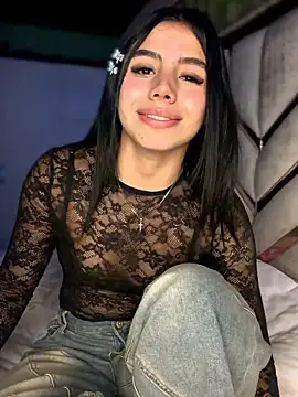 Laura-Khalifa webcam