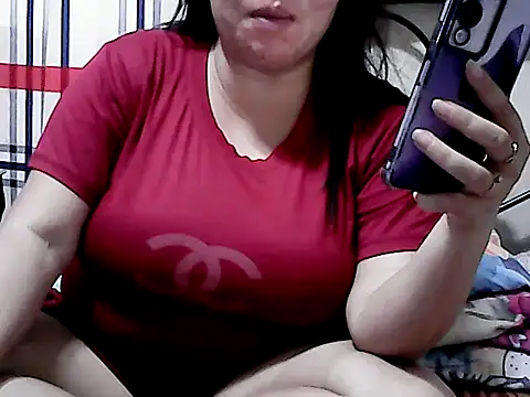 HornyPussie69 webcam