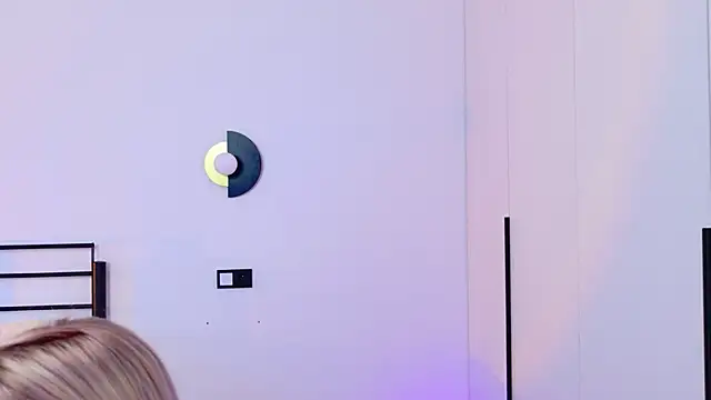 MidnightLily_ webcam