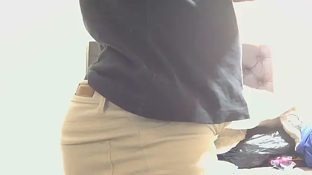 sluttylaura21 webcam