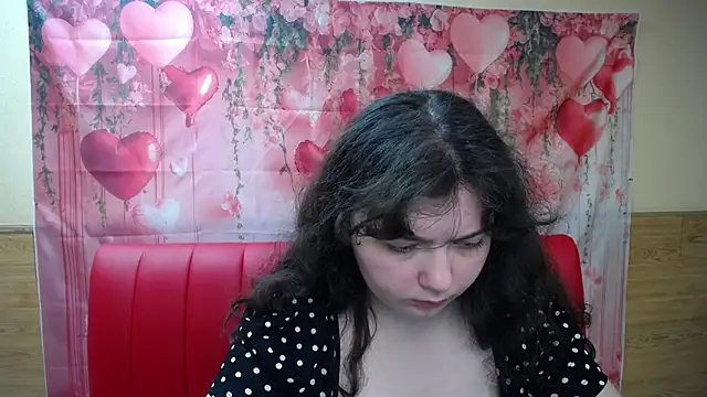 NeonilaLisova webcam