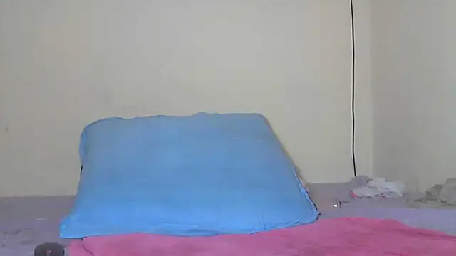 AnnabigpussyXO webcam