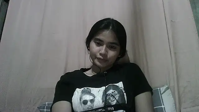 SarinaWhisenton webcam