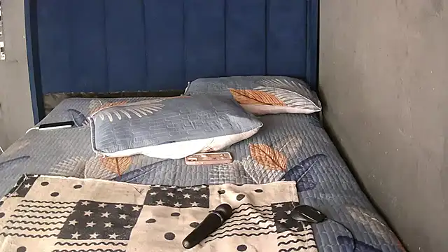 FREAKBARBIE02 webcam