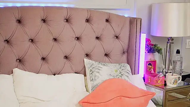 JenniferLovve webcam