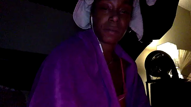 PoppingPussyPop webcam