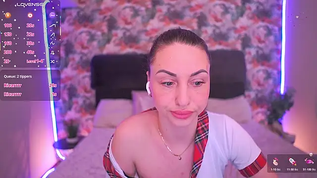KristiiMax webcam