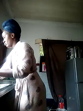 sluttylaura21 webcam