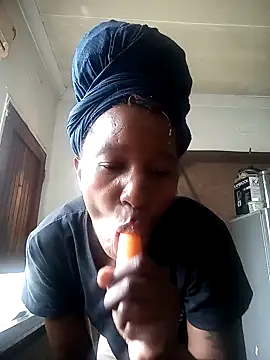 sluttylaura21 - Sluttylaura21's free webcam - UK Sex Cams