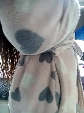 sluttylaura21 webcam