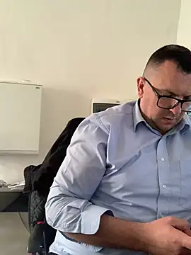 mike8523 (Ask my age) - See my pink balls??? VIDEO IN PM 20tk