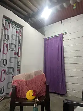 Larry-n-clouds webcam