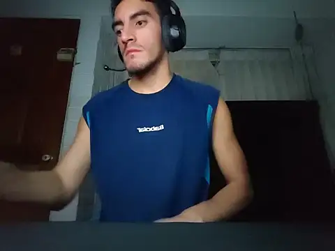 TommyMomentum webcam