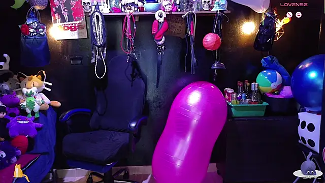 kureiji_hentaii webcam