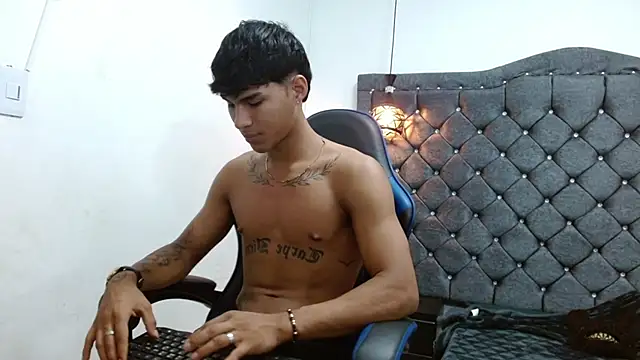 luka_big18 (M twink) - 💦i kneel for you king😈