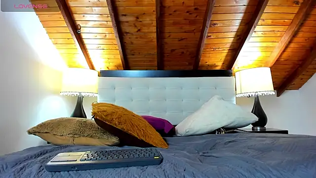 Adara_Ferrara webcam