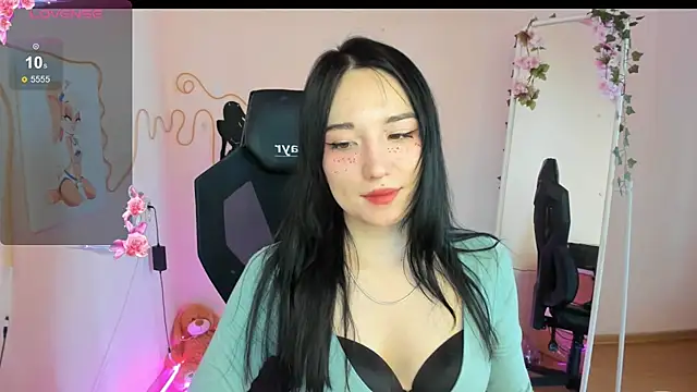 AliceeinWonderlanddd webcam