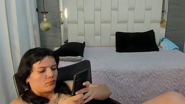 Veyra_Thaliaa webcam