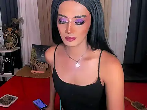 Queeny_Cassandra webcam