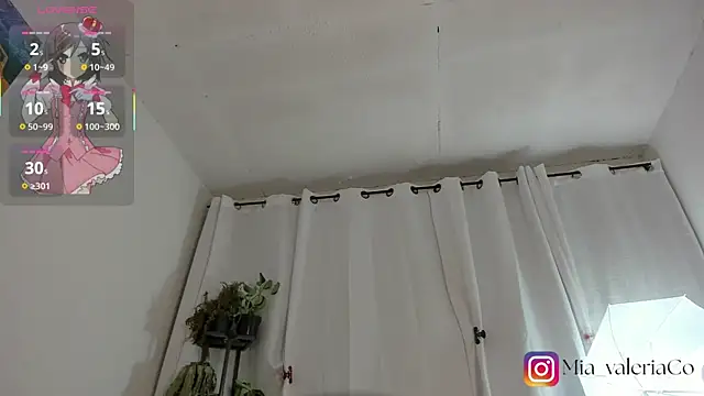 Mia-Valeria- webcam