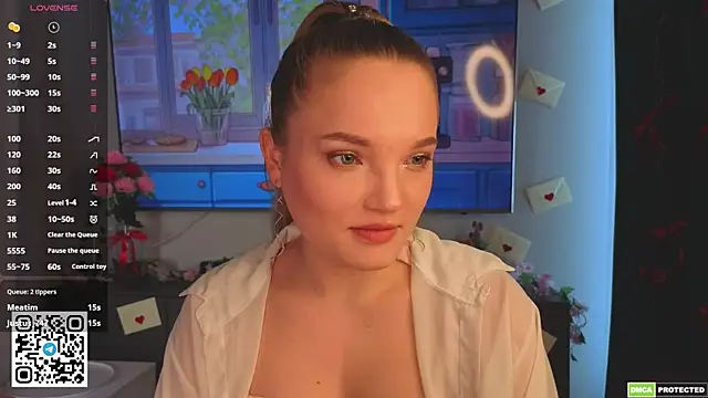 julielupo - JulieLupo's free webcam - UK Sex Cams